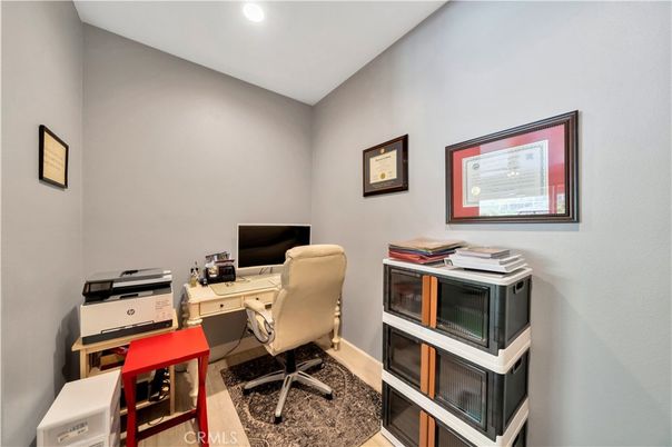 Home Office, Interior, Recessed Lighting, Wood Texture Flooring
