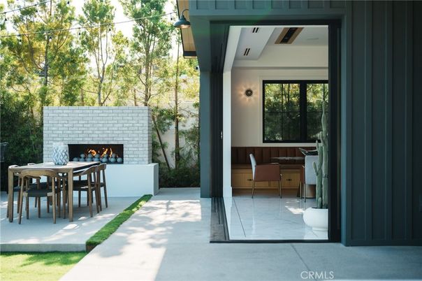 Exterior, Fireplace
