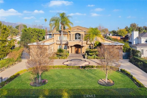 Backyard, Exterior, Facade, French Provincial