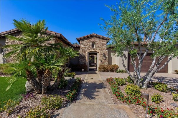 Attached, Exterior, Facade, Mediterranean