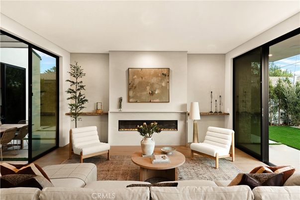 Fireplace, Interior, Living room