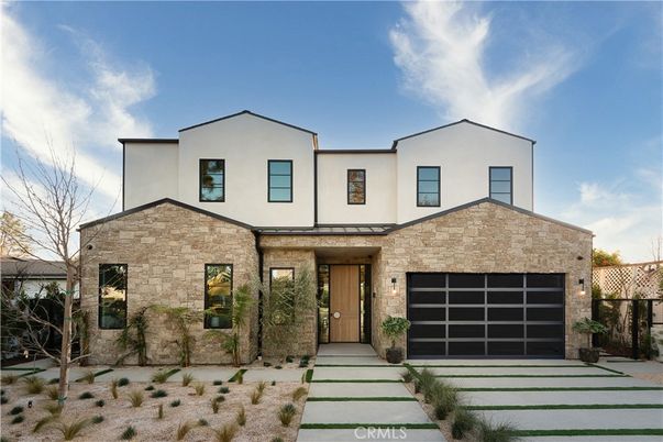 Attached, Exterior, Facade, Modern