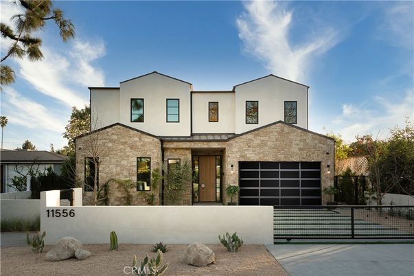 Attached, Exterior, Facade, Modern