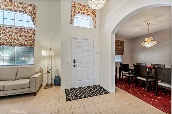 Chandelier, Dining room, Interior, Pendant Lights