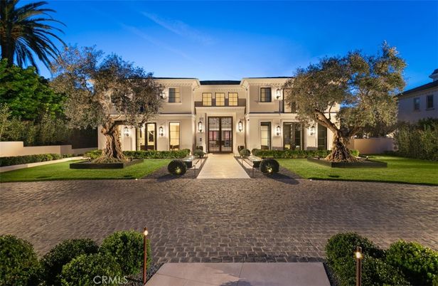 Backyard, Exterior, Facade, French Provincial