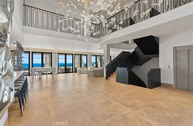 Interior, Living room, Water