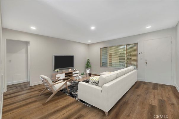 Interior, Living room, Recessed Lighting, Wood Texture Flooring