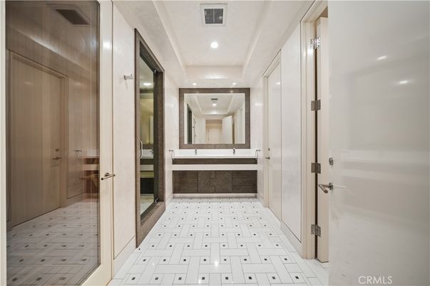 Bathroom, Interior, Recessed Lighting