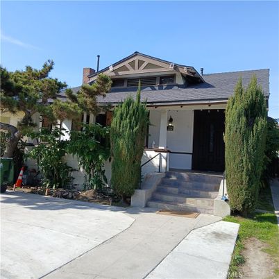 Exterior, Facade, Ranch