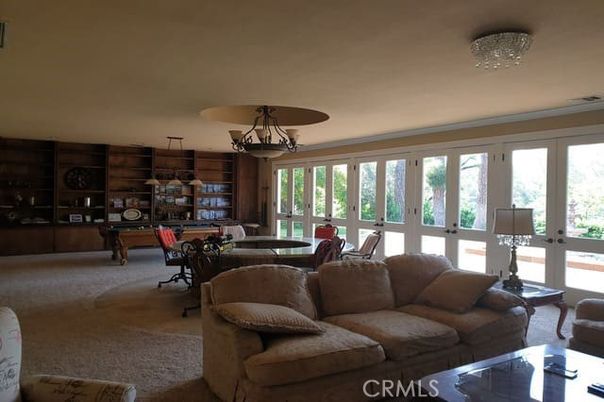 Chandelier, Dining room, Interior, Living room, Pendant Lights