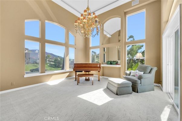 Chandelier, Interior, Piano