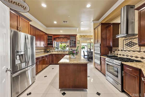 Chandelier, Dining room, Interior, Kitchen, Pendant Lights, Recessed Lighting, Stainless Steel Appliances