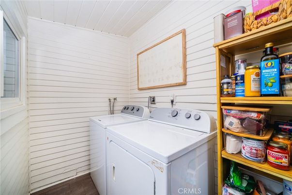 Interior, Washer, Wood Texture Flooring