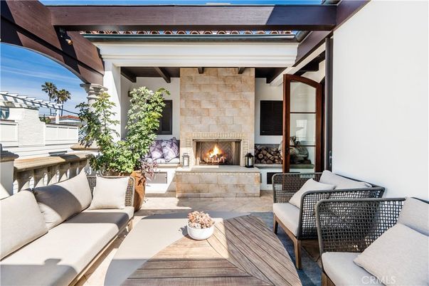Exterior, Fireplace