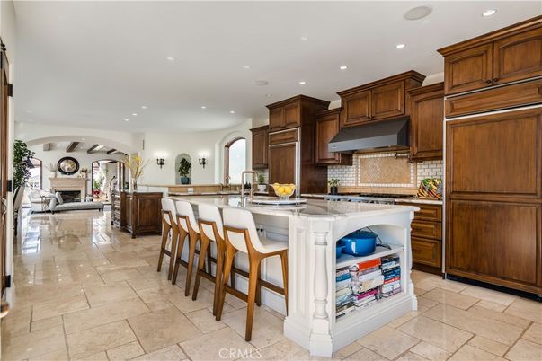 Fireplace, Interior, Kitchen, Recessed Lighting