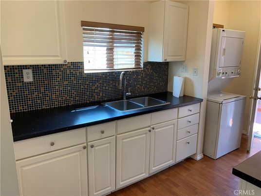 Interior, Washer, Wood Texture Flooring