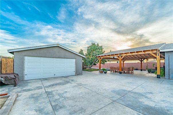Detached Garage, Exterior
