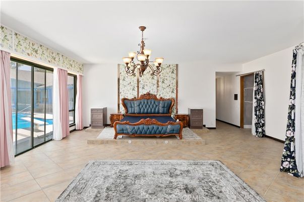 Chandelier, Interior