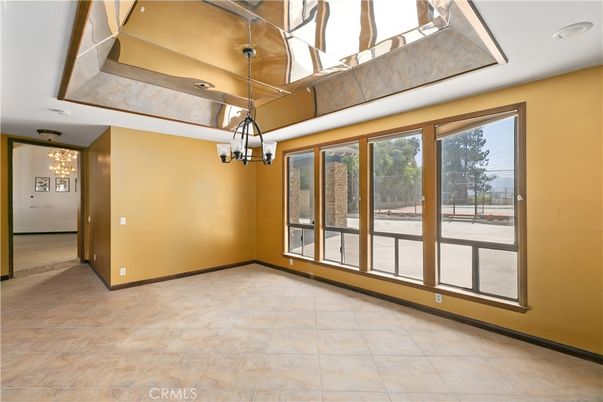 Empty room, Interior, Pendant Lights