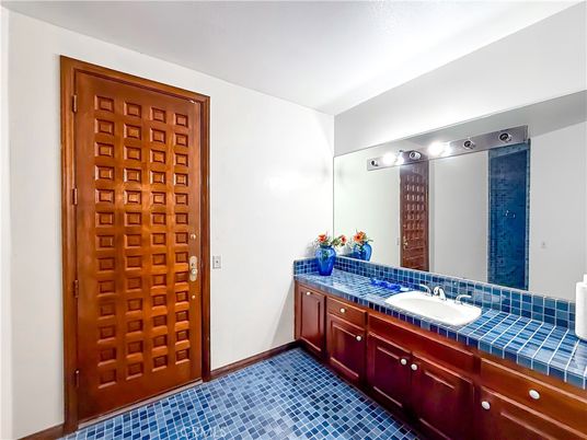 Bathroom, Interior, Tile Countertops