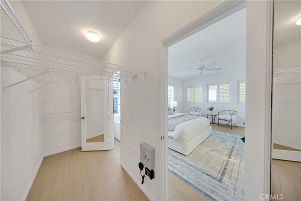 Bedroom, Interior, Walk-in Closets, Wood Texture Flooring