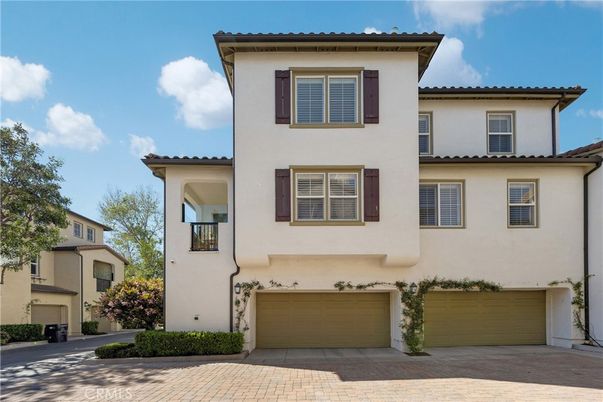 Attached, Exterior, Facade, Mediterranean
