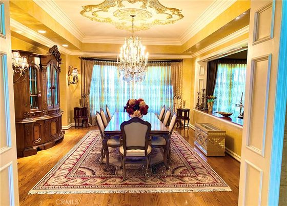 Chandelier, Dining room, Interior, Recessed Lighting, Wood Texture Flooring