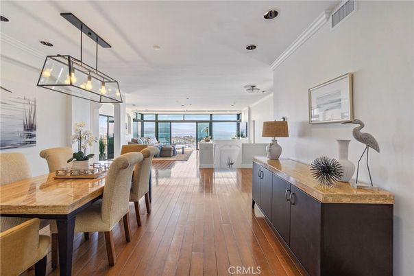 Dining room, Interior, Living room, Pendant Lights, Recessed Lighting, Wood Texture Flooring