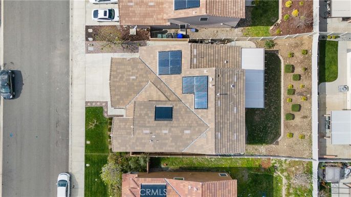 Exterior, Drone