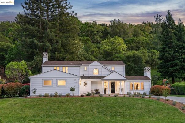 Backyard, Exterior, Facade, Farmhouse