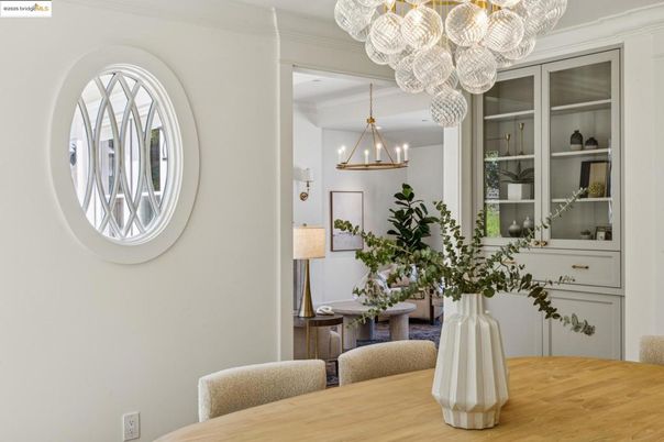Chandelier, Dining room, Interior, Pendant Lights