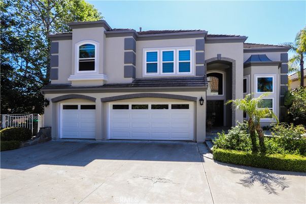Attached, Exterior, Facade, Mediterranean