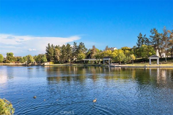Exterior, Lake
