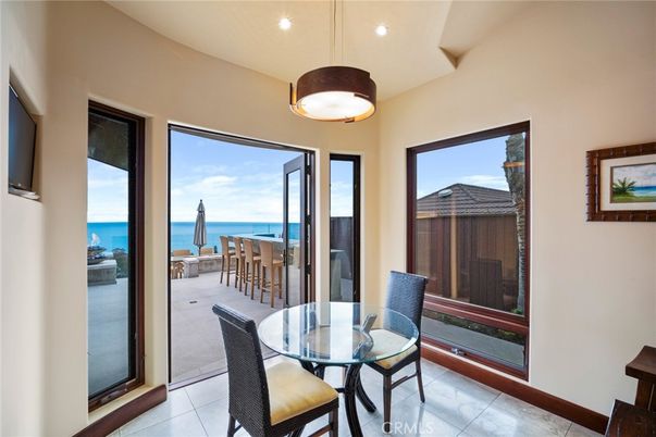 Dining room, Interior, Pendant Lights, Recessed Lighting, Water