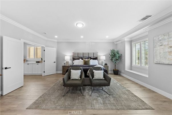 Bedroom, Dining room, Interior, Recessed Lighting, Wood Texture Flooring