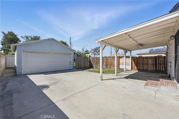 Detached Garage, Exterior