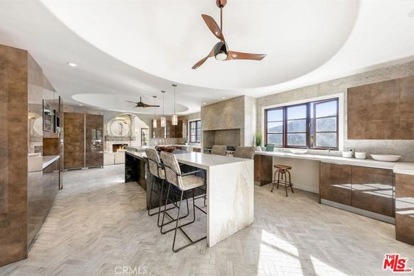 Fireplace, Interior, Kitchen, Pendant Lights, Recessed Lighting, Wood Texture Flooring
