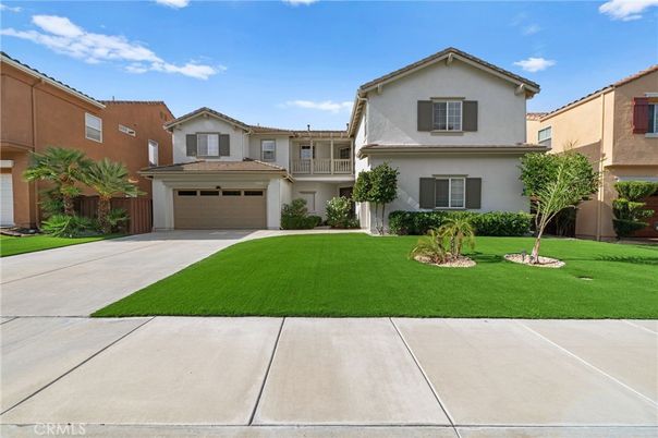 Attached, Exterior, Facade, Mediterranean