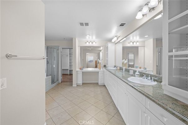 Bathroom, Dual Sink Vanities, Interior