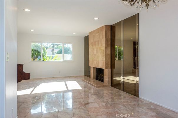 Empty room, Fireplace, Interior, Recessed Lighting
