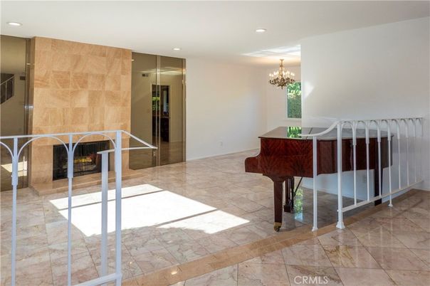 Chandelier, Elevator, Interior, Recessed Lighting