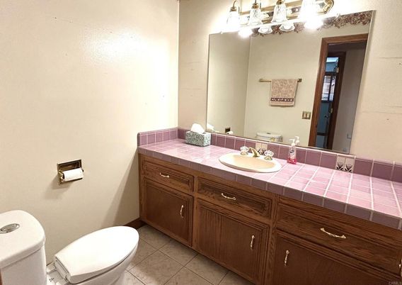 Bathroom, Interior, Tile Countertops