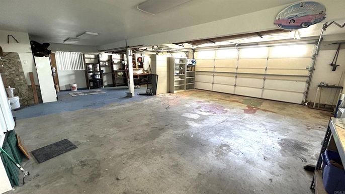 Garage, Interior