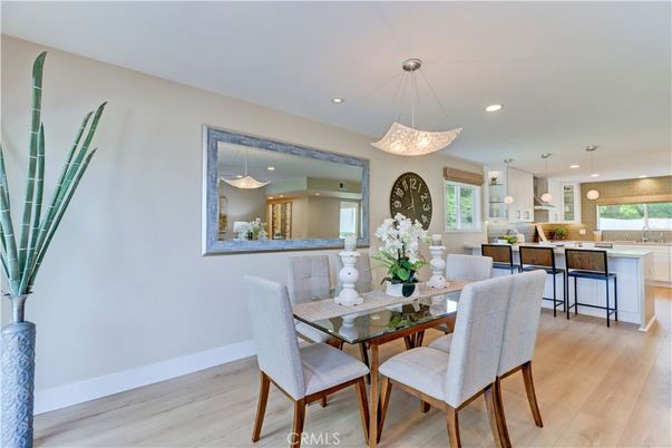 Dining room, Interior, Kitchen, Pendant Lights, Recessed Lighting, Wood Texture Flooring