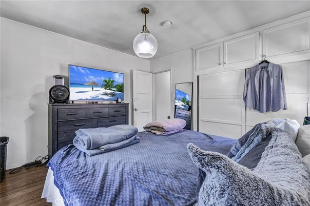 Bedroom, Interior, Pendant Lights, Wood Texture Flooring
