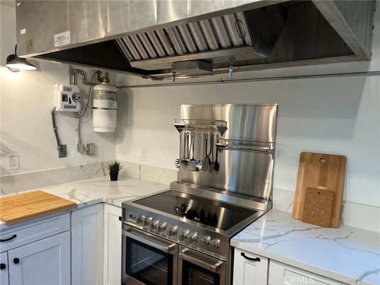Interior, Kitchen, Stainless Steel Appliances