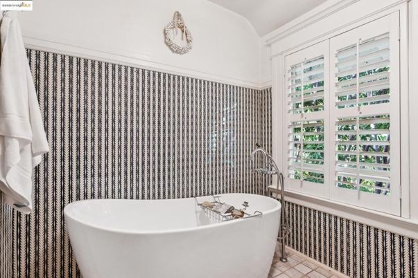 Bathroom, Free Standing Baths, Interior
