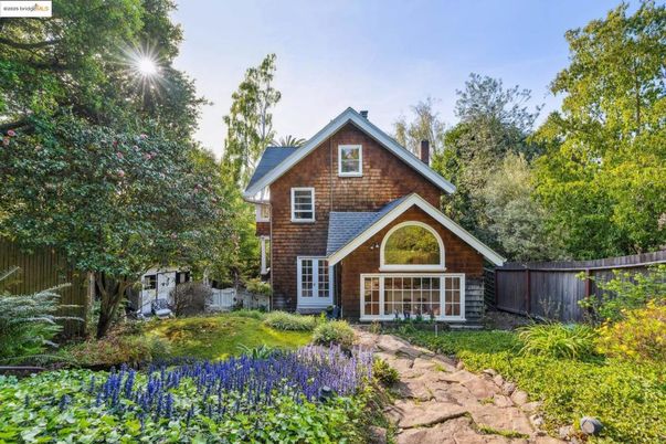 Backyard, Exterior, Facade, A Frame