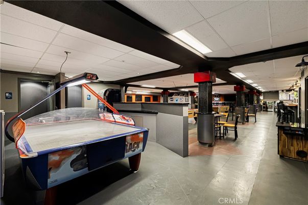 Game Room, Interior, Recessed Lighting