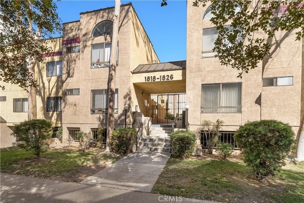 Exterior, Facade, Brick Facade, Rowhouse